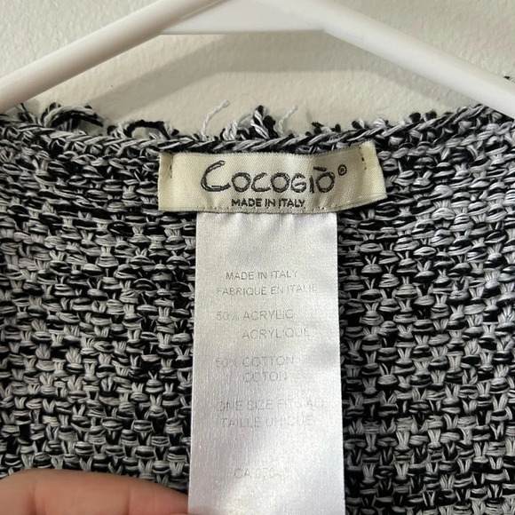 Cocogio Long  Sleeveless Cardigan - Picture 3 of 3